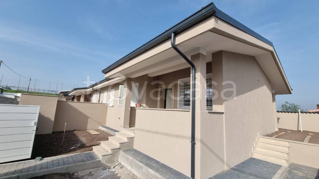 casa indipendente in vendita ad Ardea in zona Banditella