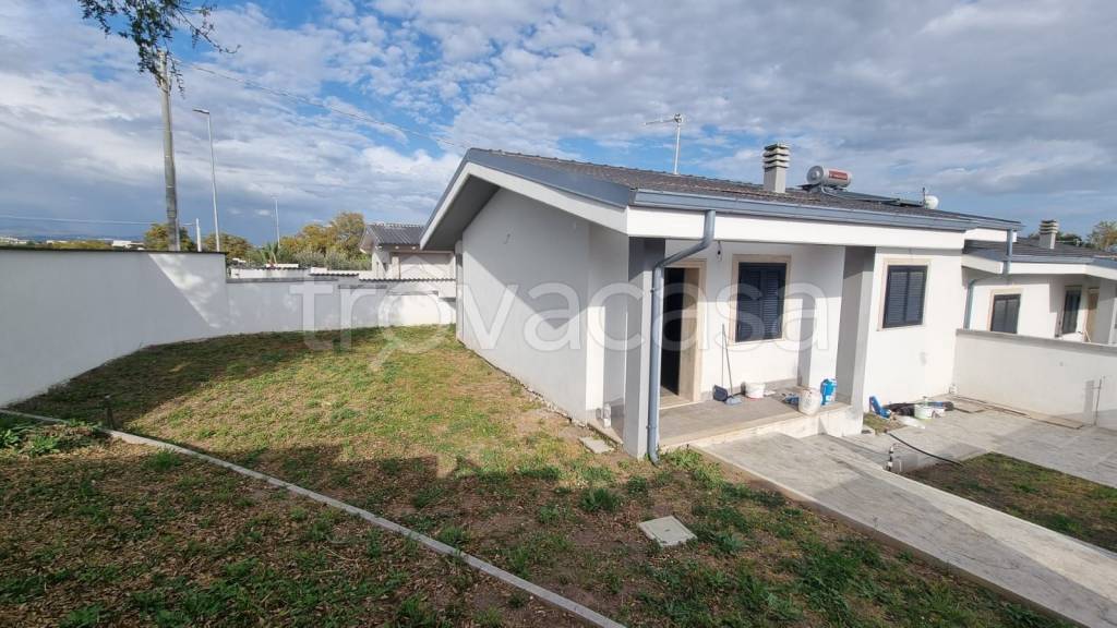 casa indipendente in vendita ad Ardea in zona Banditella