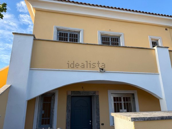 appartamento in vendita ad Ardea in zona Marina di Ardea