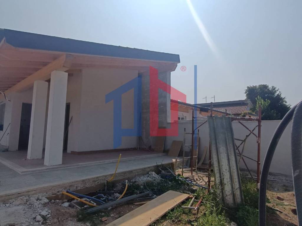 casa indipendente in vendita ad Ardea in zona Nuova Florida