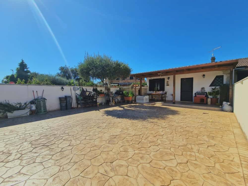 casa indipendente in vendita ad Ardea in zona Nuova Florida