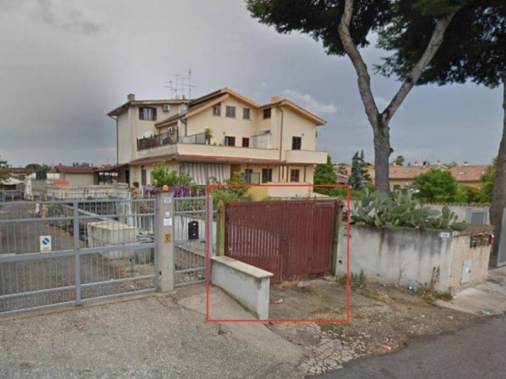 locale commerciale in vendita ad Ardea in zona Nuova Florida