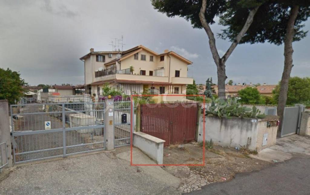 locale commerciale in vendita ad Ardea in zona Nuova Florida