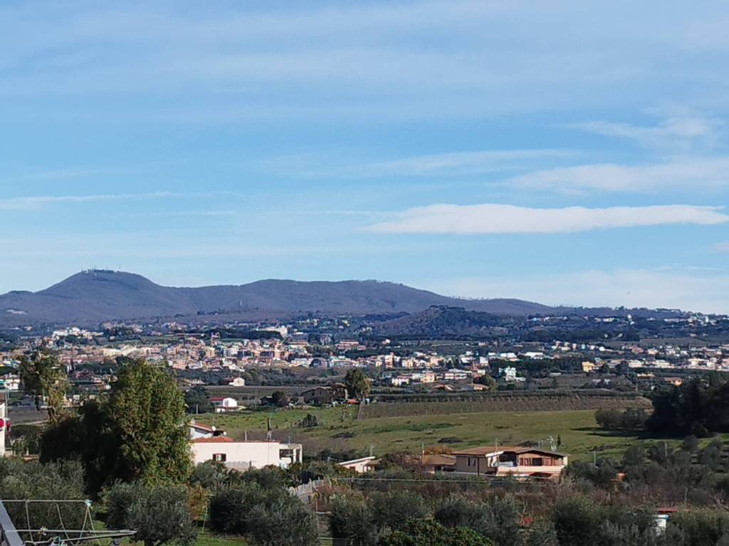 appartamento in vendita ad Ardea in zona Montagnano