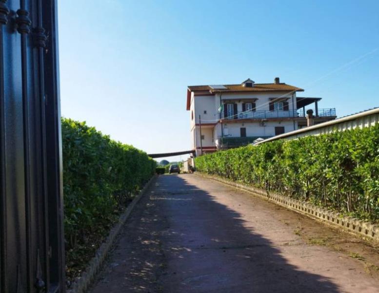 appartamento in vendita ad Ardea in zona Montagnano