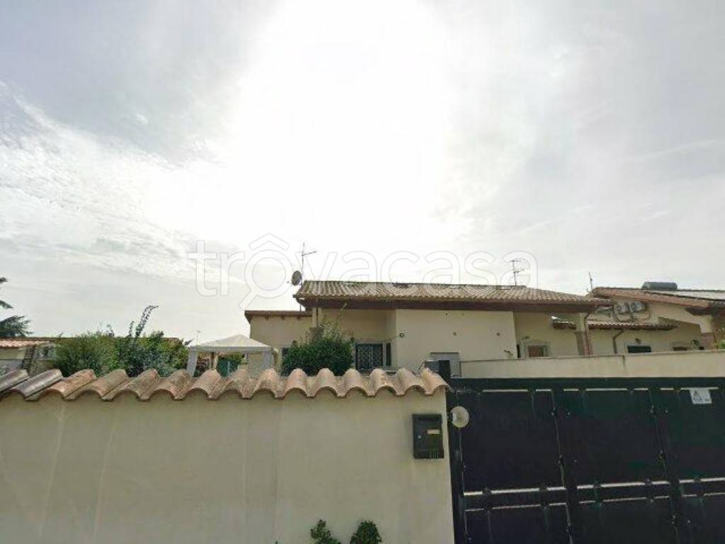 casa indipendente in vendita ad Ardea in zona Nuova California