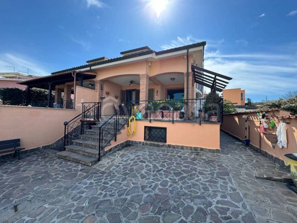 casa indipendente in vendita ad Ardea in zona Nuova Florida