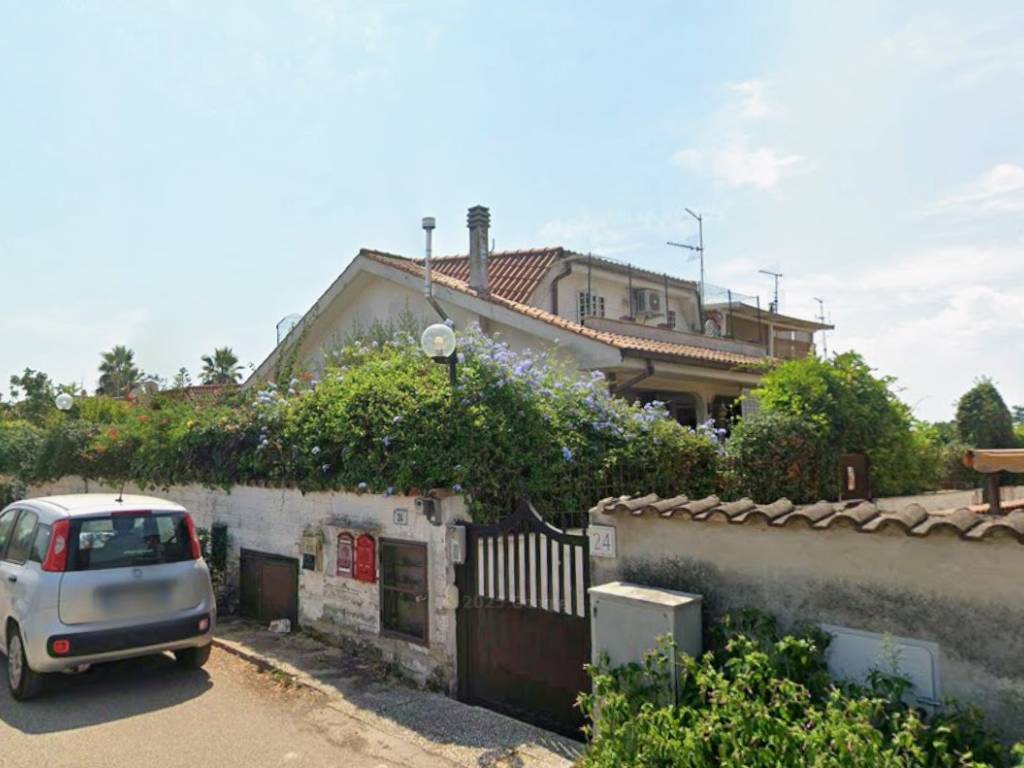 casa indipendente in vendita ad Ardea in zona Banditella