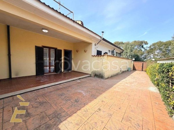 casa indipendente in vendita ad Ardea in zona Colle Romito