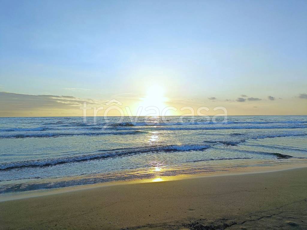 appartamento in vendita ad Ardea in zona Marina di Ardea
