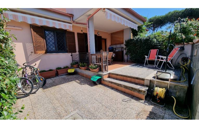 casa indipendente in vendita ad Ardea in zona Colle Romito