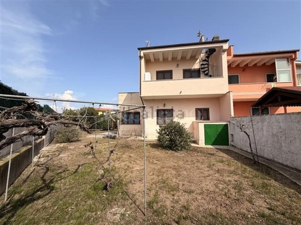 casa indipendente in vendita ad Ardea in zona Nuova California