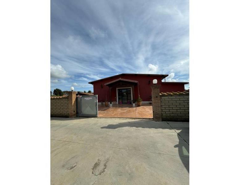 locale commerciale in vendita ad Ardea in zona Colle Romito