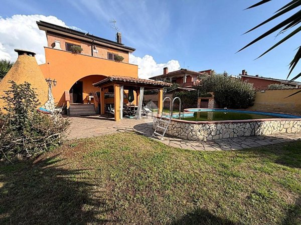 casa indipendente in vendita ad Ardea in zona Nuova Florida