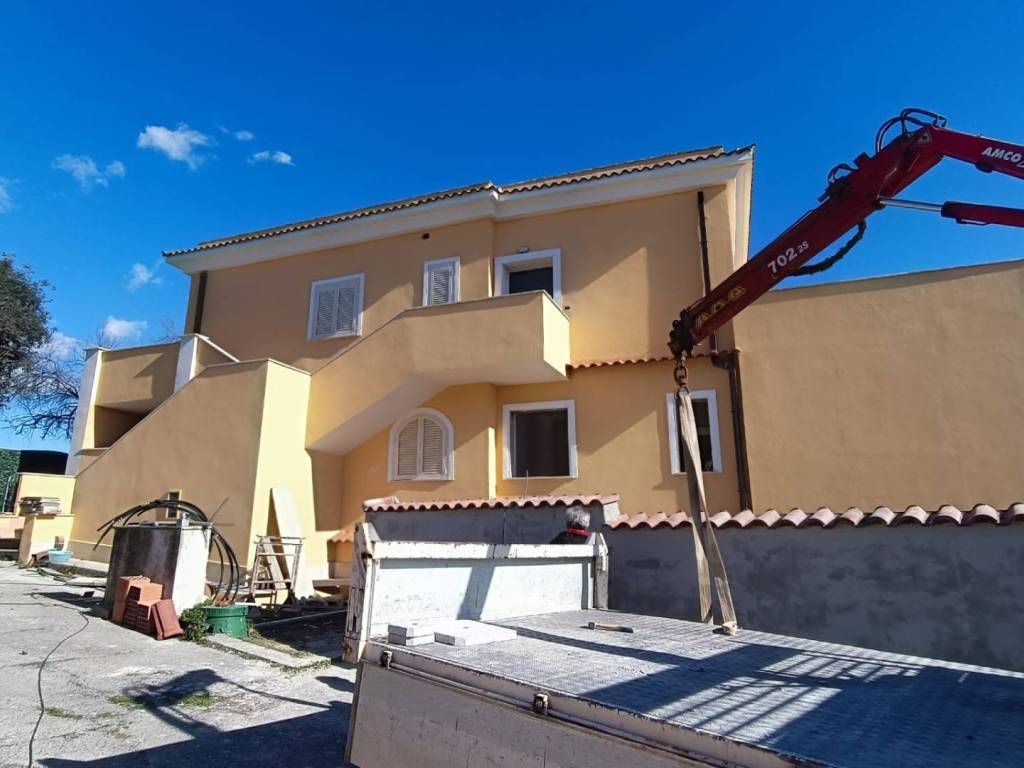 appartamento in vendita ad Ardea in zona Marina di Ardea