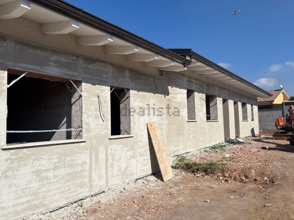 casa indipendente in vendita ad Ardea in zona Nuova Florida