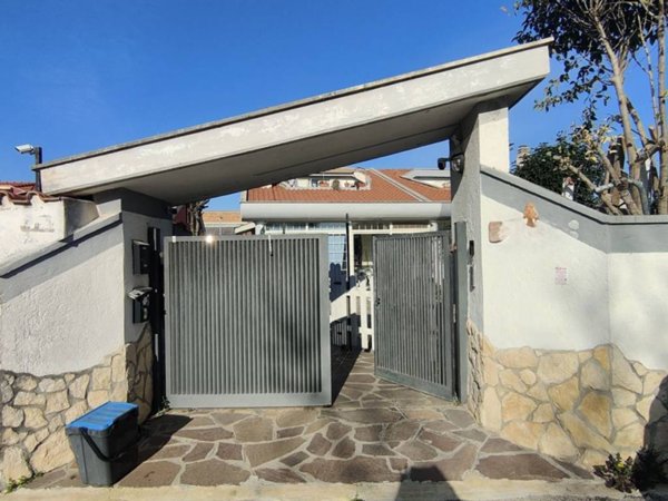 appartamento in vendita ad Ardea in zona Marina di Ardea