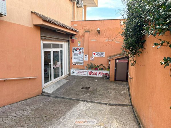 locale commerciale in vendita ad Ardea in zona Banditella