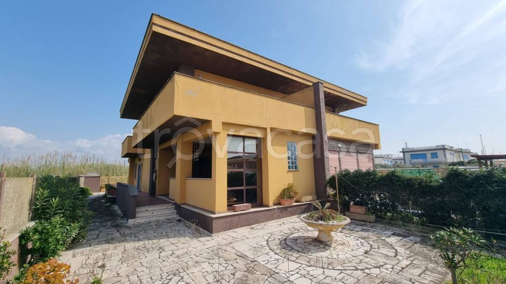 casa indipendente in vendita ad Ardea in zona Marina di Ardea