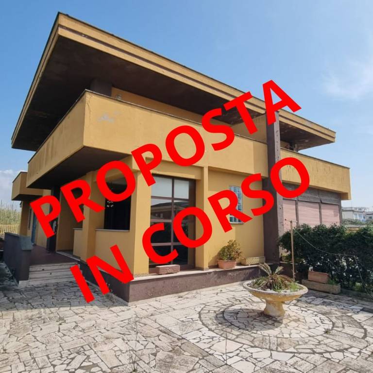 casa indipendente in vendita ad Ardea in zona Marina di Ardea