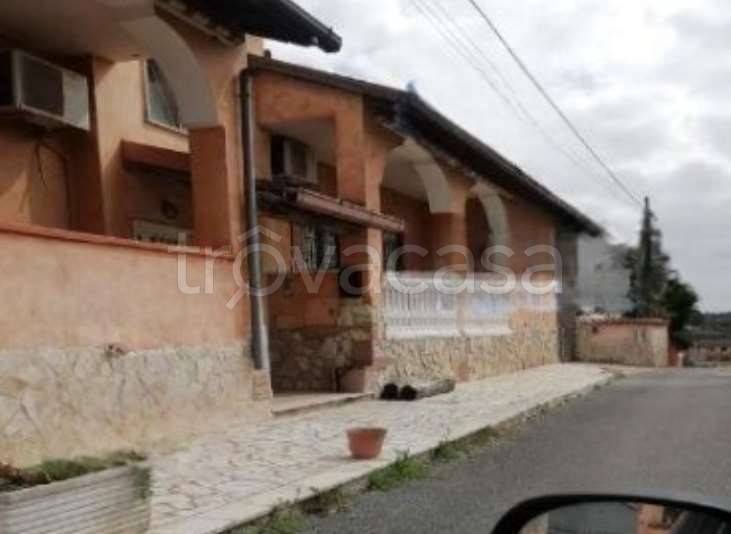 appartamento in vendita ad Ardea in zona Banditella