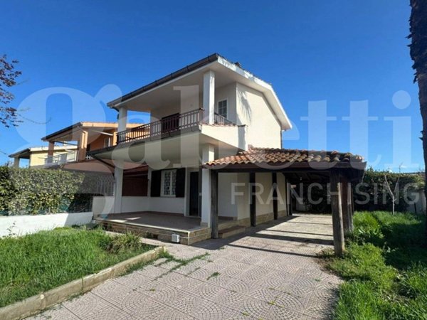 casa indipendente in vendita ad Ardea in zona Nuova California