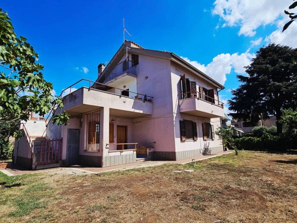 casa indipendente in vendita ad Ardea in zona Nuova Florida