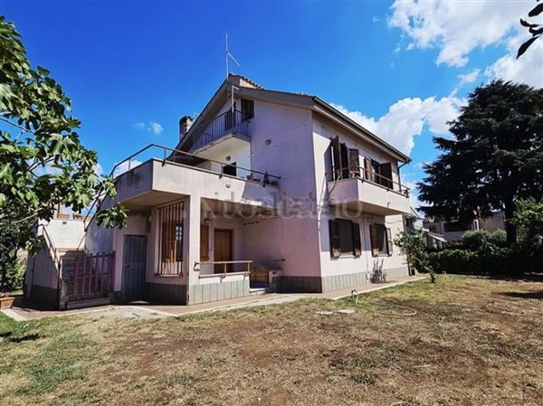 casa indipendente in vendita ad Ardea in zona Nuova Florida