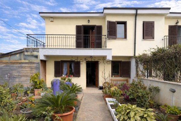 appartamento in vendita ad Ardea in zona Castagnola