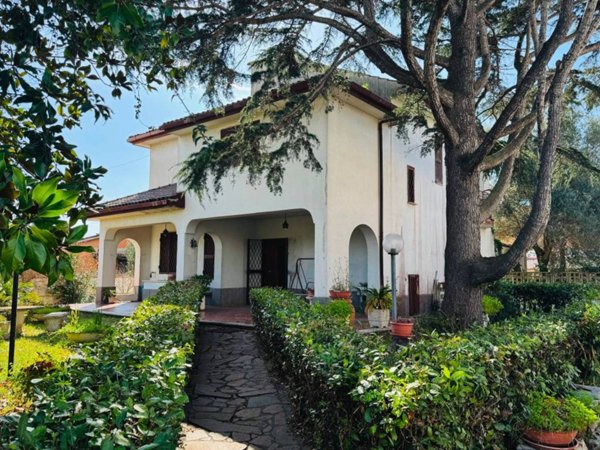 casa indipendente in vendita ad Ardea in zona Nuova Florida