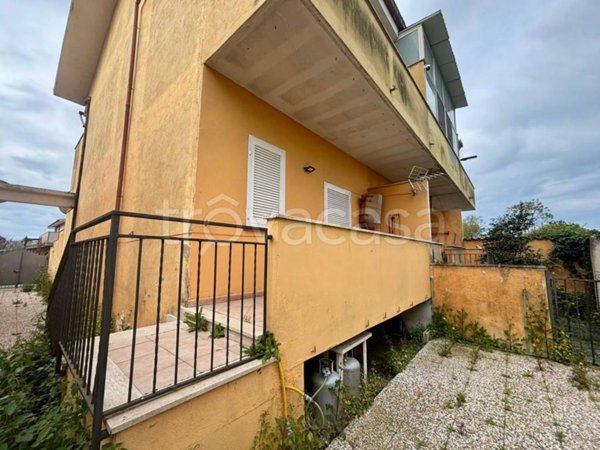 appartamento in vendita ad Ardea in zona Nuova Florida