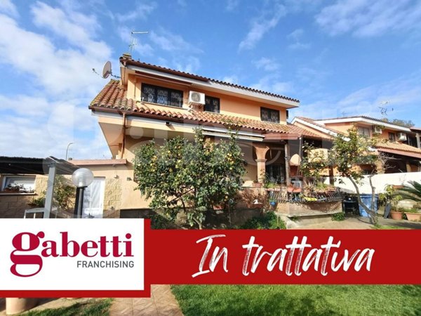 casa indipendente in vendita ad Ardea in zona Colle Romito