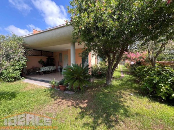 casa indipendente in vendita ad Ardea in zona Colle Romito