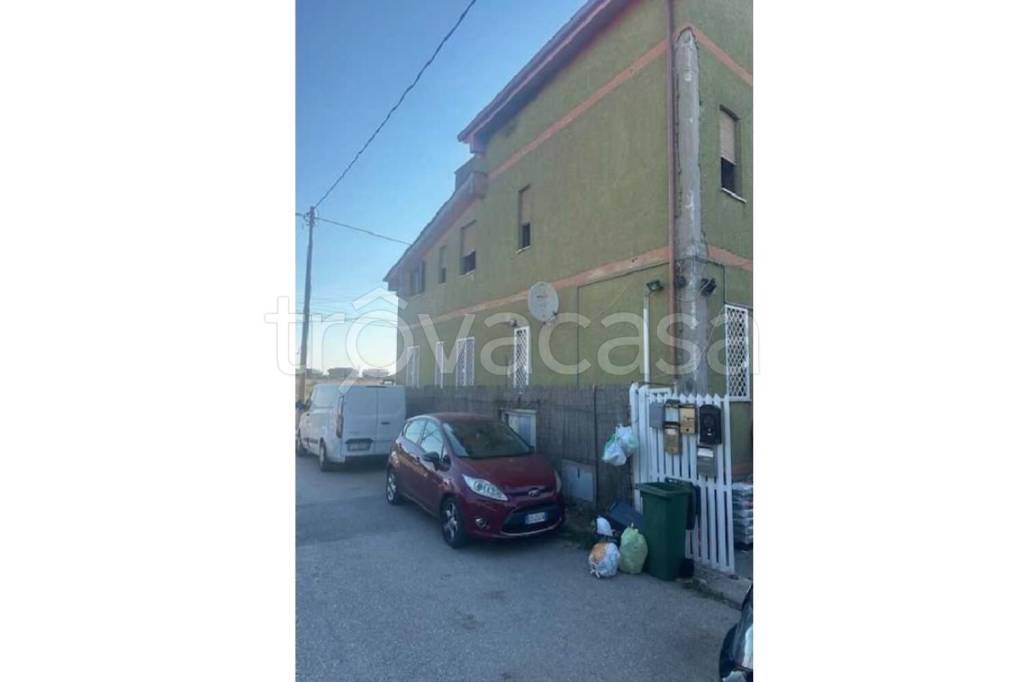 appartamento in vendita ad Ardea in zona Marina di Ardea