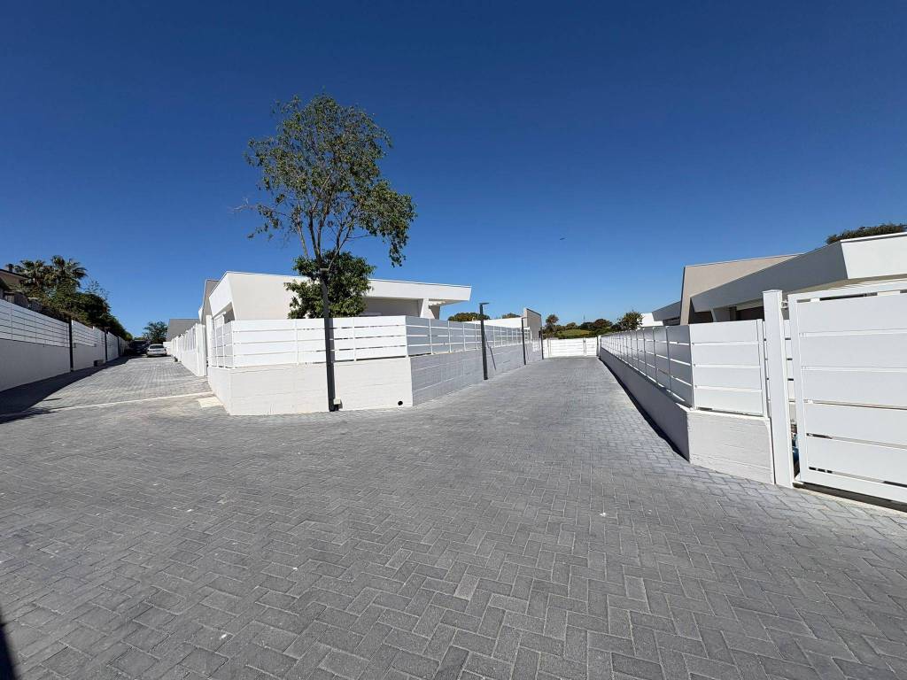 casa indipendente in vendita ad Ardea in zona Nuova Florida