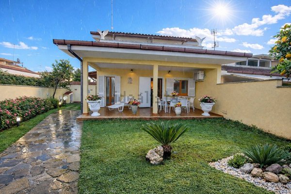 pentavano in vendita ad Ardea in zona Lido dei Pini