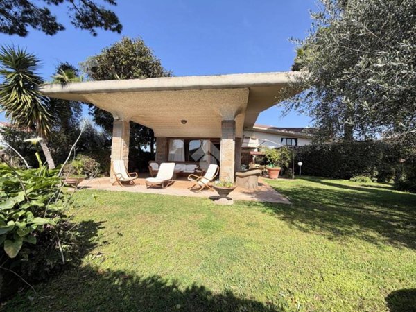 casa indipendente in vendita ad Ardea