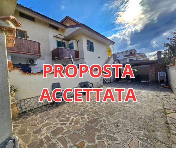 casa indipendente in vendita ad Ardea in zona Marina di Ardea