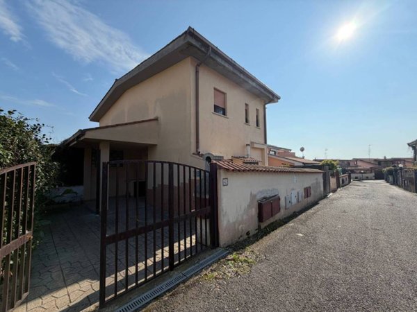 appartamento in vendita ad Ardea in zona Nuova California