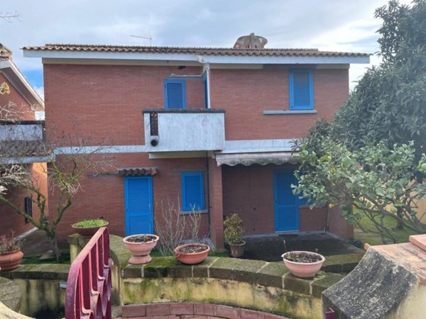 casa indipendente in vendita ad Ardea in zona Marina di Ardea