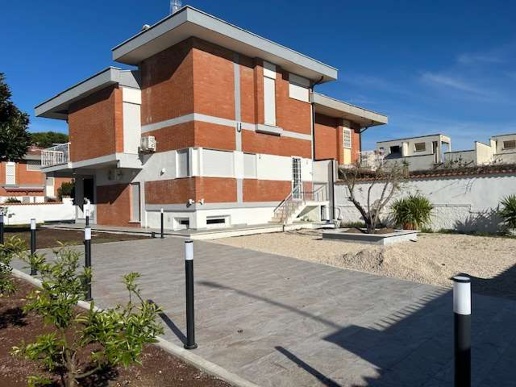 appartamento in vendita ad Ardea in zona Colle Romito