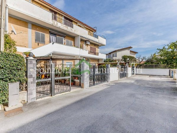 casa indipendente in vendita ad Ardea in zona Nuova California