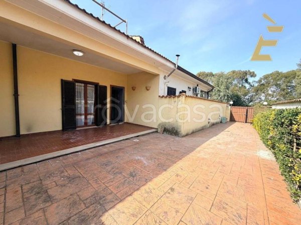 casa indipendente in vendita ad Ardea in zona Colle Romito