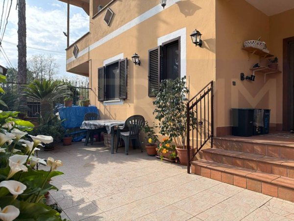 appartamento in vendita ad Ardea in zona Castagnetta