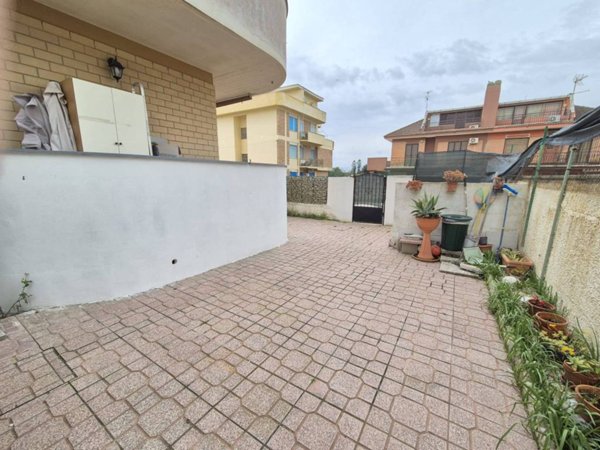 appartamento in vendita ad Ardea in zona Marina di Ardea