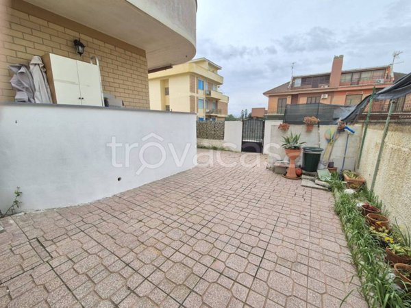 appartamento in vendita ad Ardea in zona Marina di Ardea