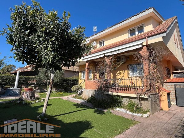 casa indipendente in vendita ad Ardea in zona Colle Romito