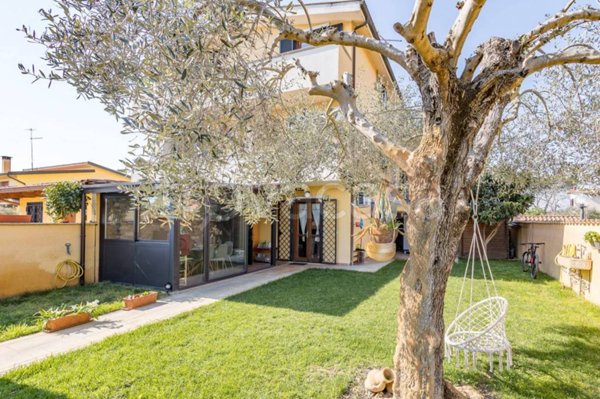 appartamento in vendita ad Ardea in zona Banditella