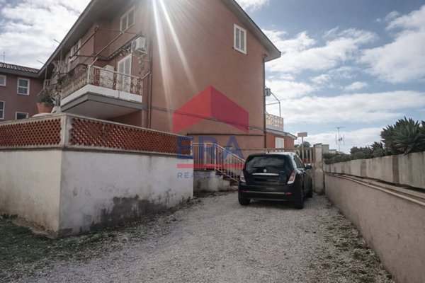 appartamento in vendita ad Ardea in zona Marina di Ardea