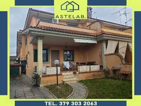 appartamento in vendita ad Ardea in zona Colle Romito